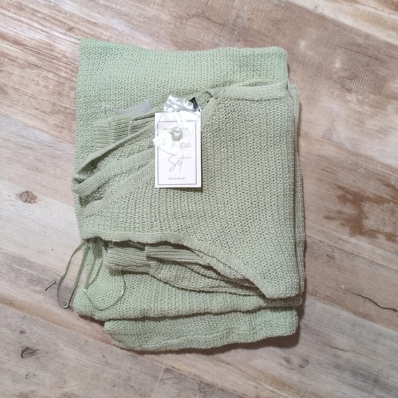 NWT Two piece sweater set - Picture 4 of 4